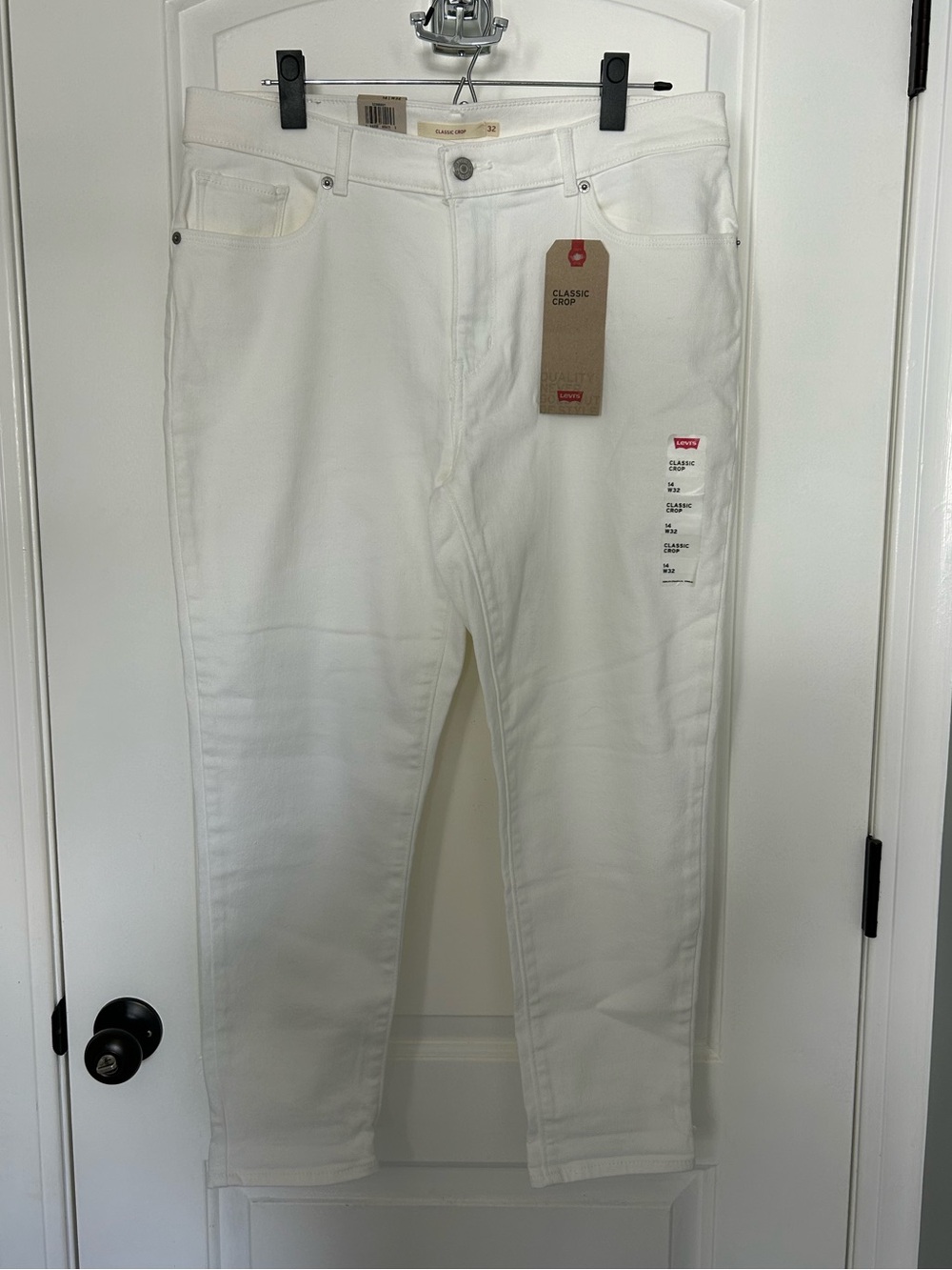 NWT Levi’s Classic Crop White Jeans Women’s 14 / W 32 New